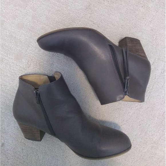 Chelsea Crew Logan Vegan Leather Angle Boots - Picture 4 of 8